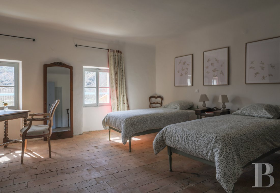 A family home with a garden in the village of Alleins, between Cavaillon and Salon-de-Provence - photo  n°38
